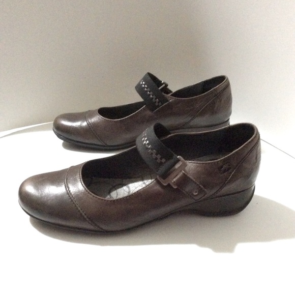 Fluchos dark brown leather slip in shoes - Picture 8 of 9
